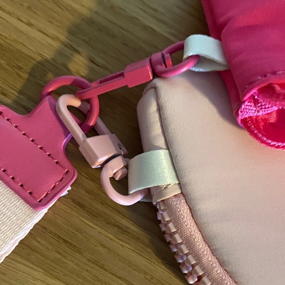 💛2 for $15! Pink Wallet Wristlet - Picture 5 of 5